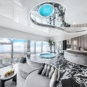 Sky Tower Z Jakuzzi Przy Oknie Appartement